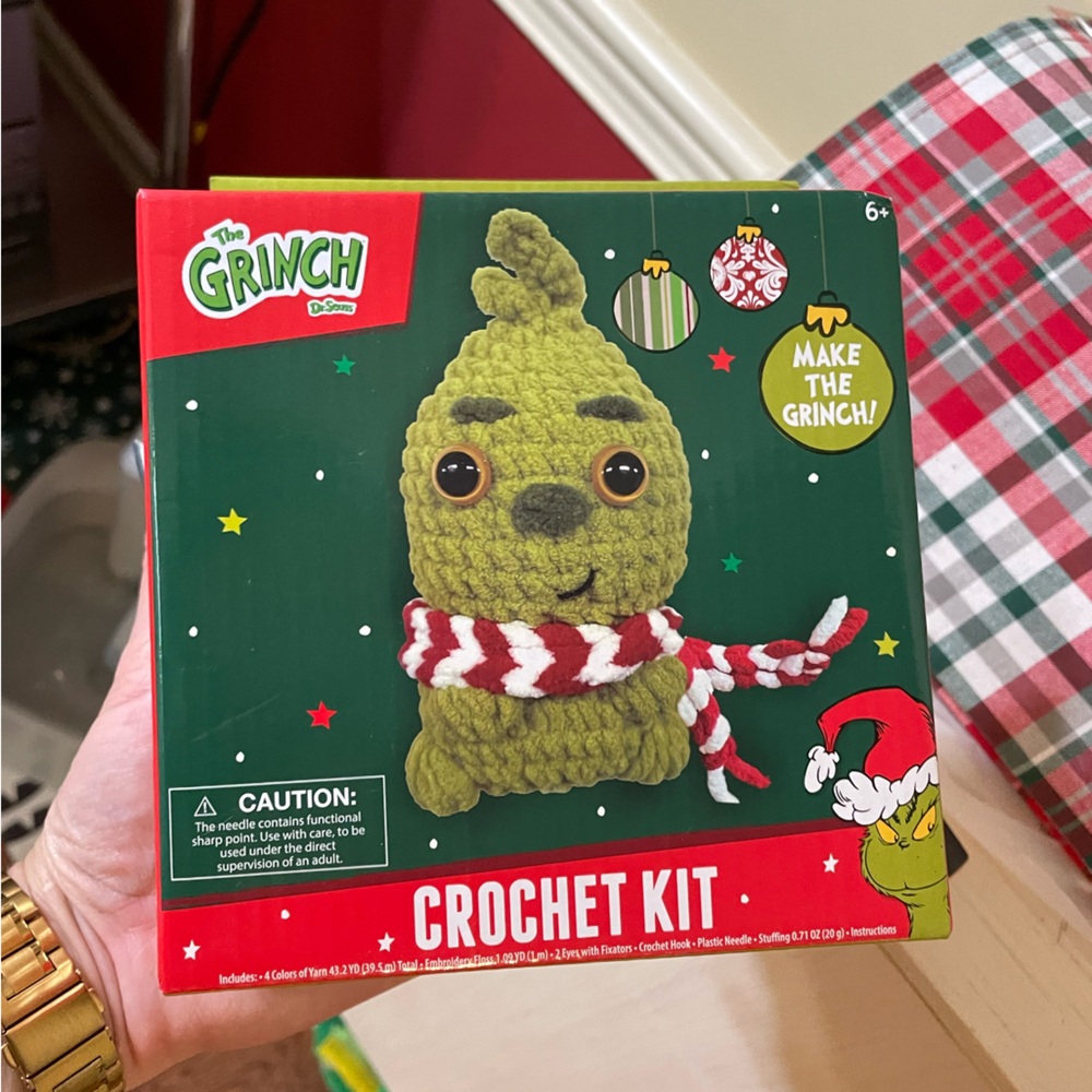 Dr. Seuss The Grinch Crochet Kit Set, NWT